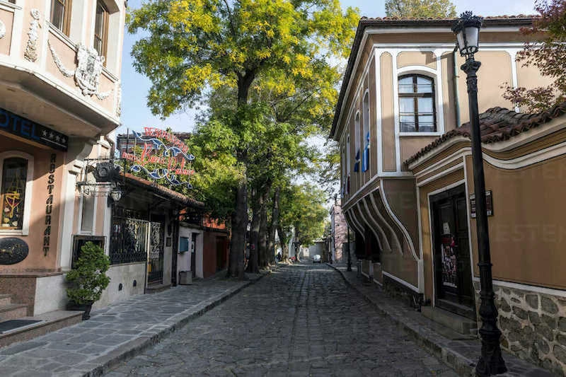 95-cobbled-streets-in-the-old-town-plovdiv-bulgaria-runf01057-17069009124454.jpg