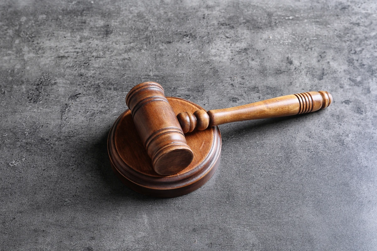 Процесуално представителство и защита