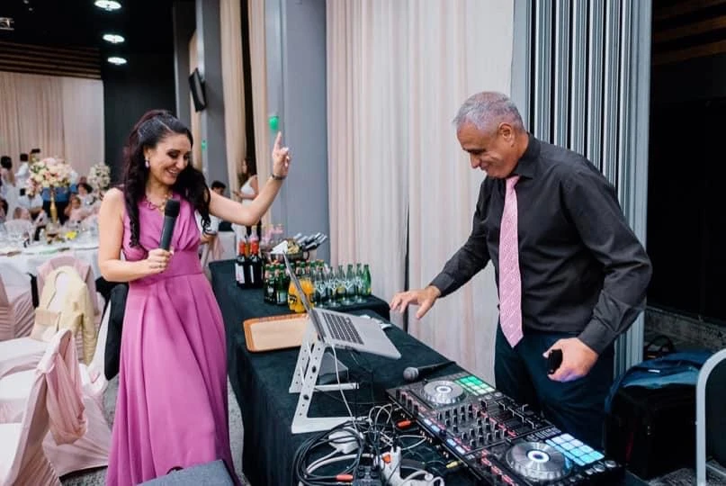 Сватбен водещ и DJ цени Сватбена агенция Алегрия
