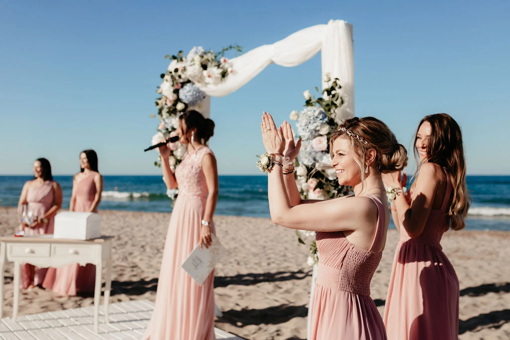 Изнесен ритуал на плажа Сватбена агенция Алегрия
