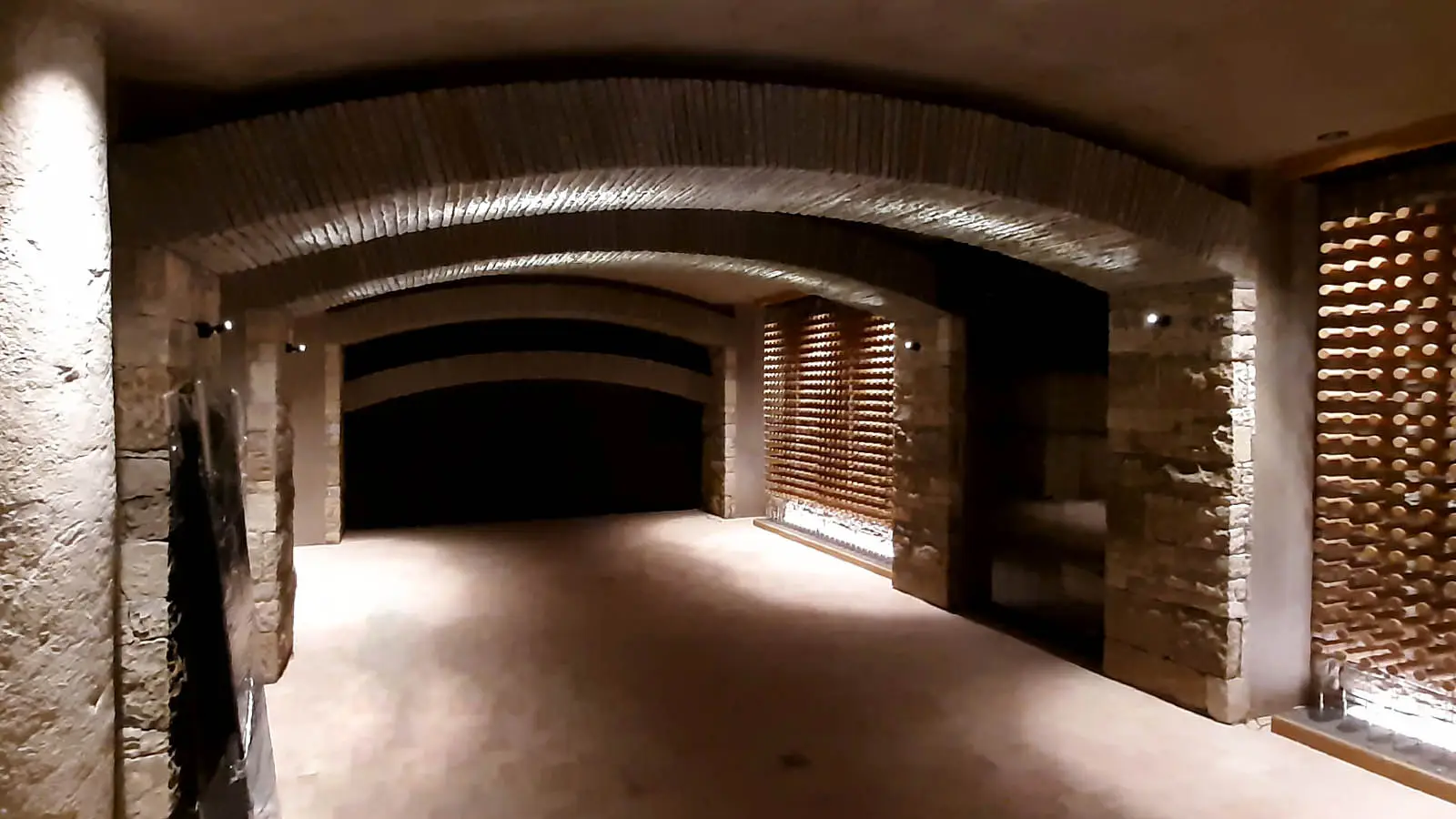 Каменна зидария, облоцовка, настилки, декорация за интериор и екстериор изба