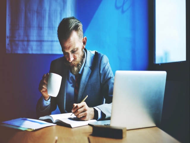 Кои българи работят най-често за пари в брой, без осигуровки