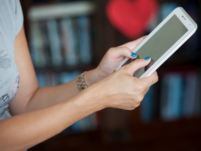 Мобилният портфейл ONE wallet на Пощенска банка вече е достъпен за всички