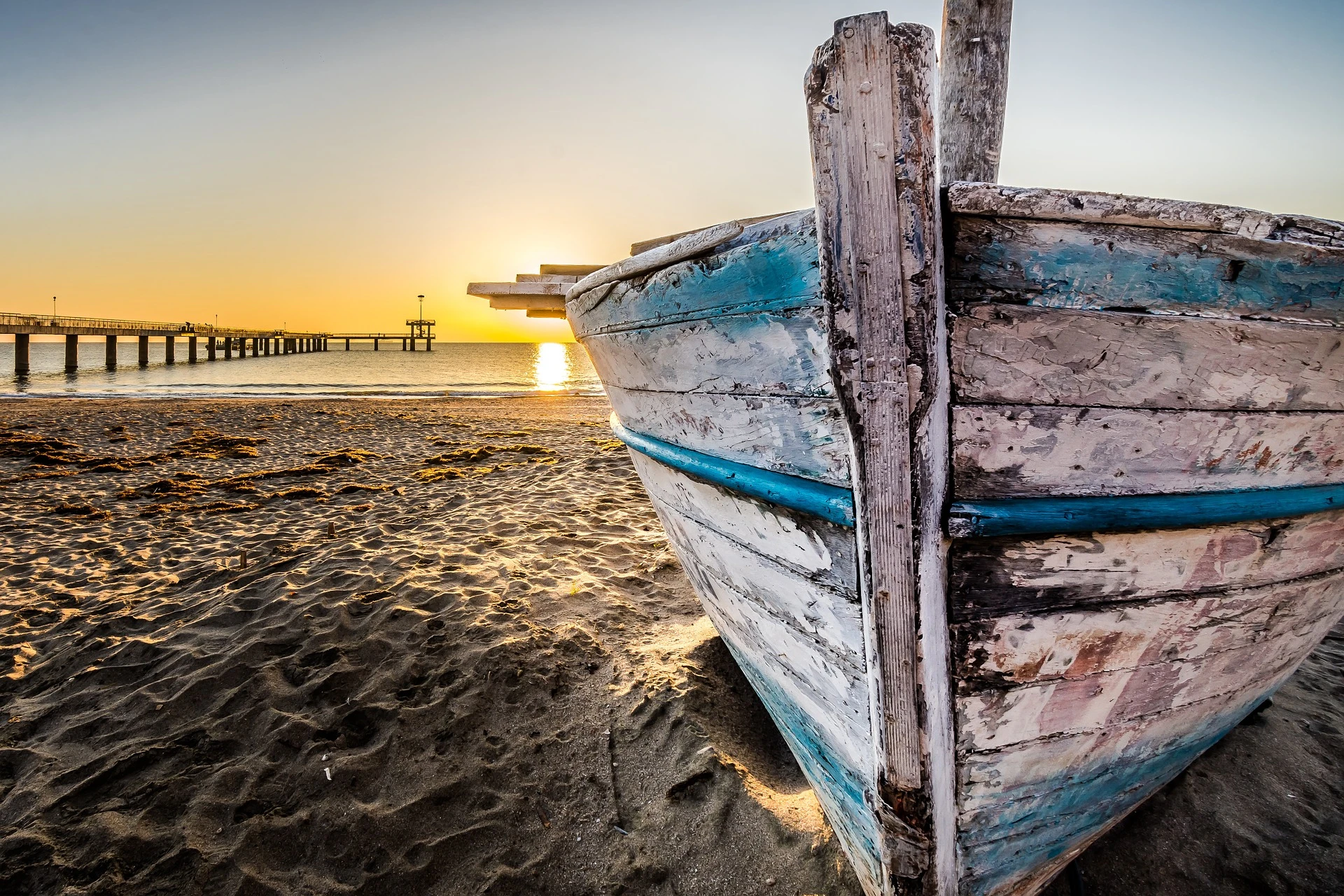 24-old-wooden-boat-at-sunrise-28739071920-17151561336581.jpg