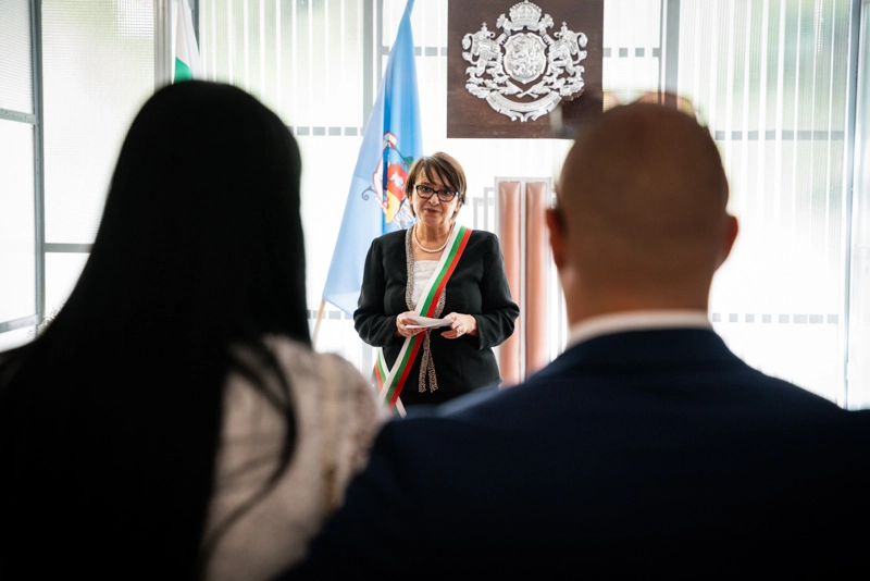 Фотосесия на сключване на брак в България Фотосесия на сключване на брак в България - Бето Бахов фотограф