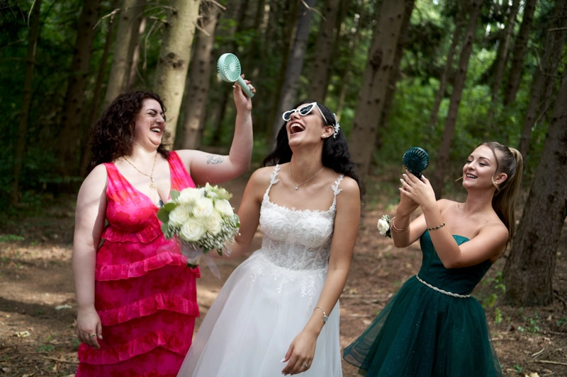 Булка и шаферки Булка и шаферки - сватбено заснемане