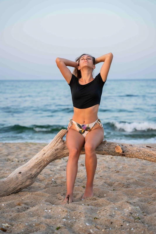 Еротична фотосесия на плажа Еротична фотосесия на плажа - Фото Студио