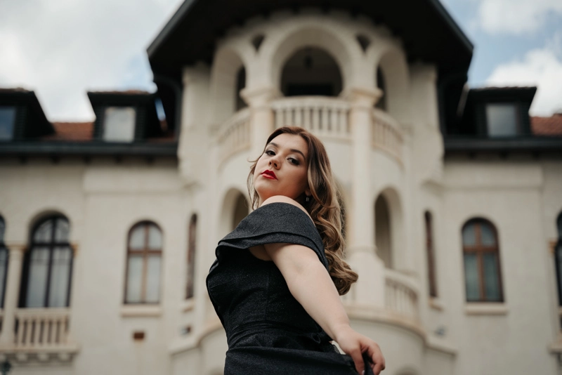 Стилен портрет в парк Врана Стилен портрет в парк Врана - фотограф за портретна фотосесия