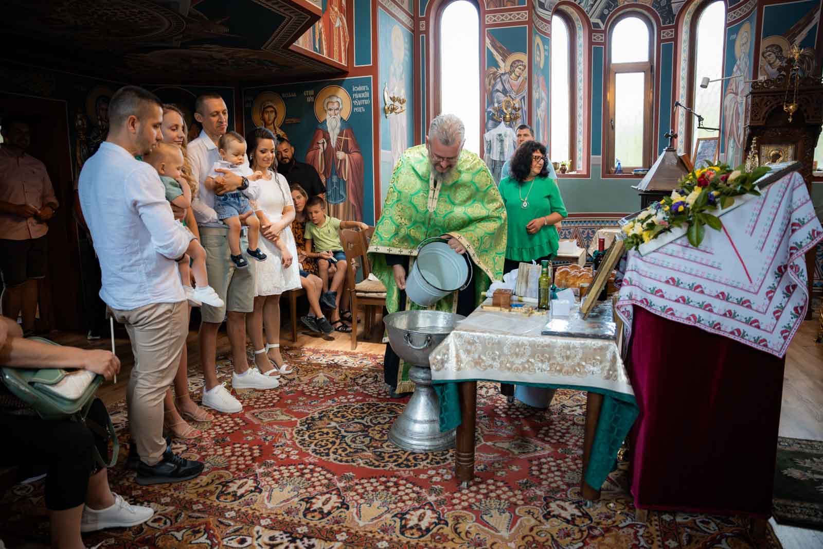 Фотограф на кръщене - церемонията по кръщаване