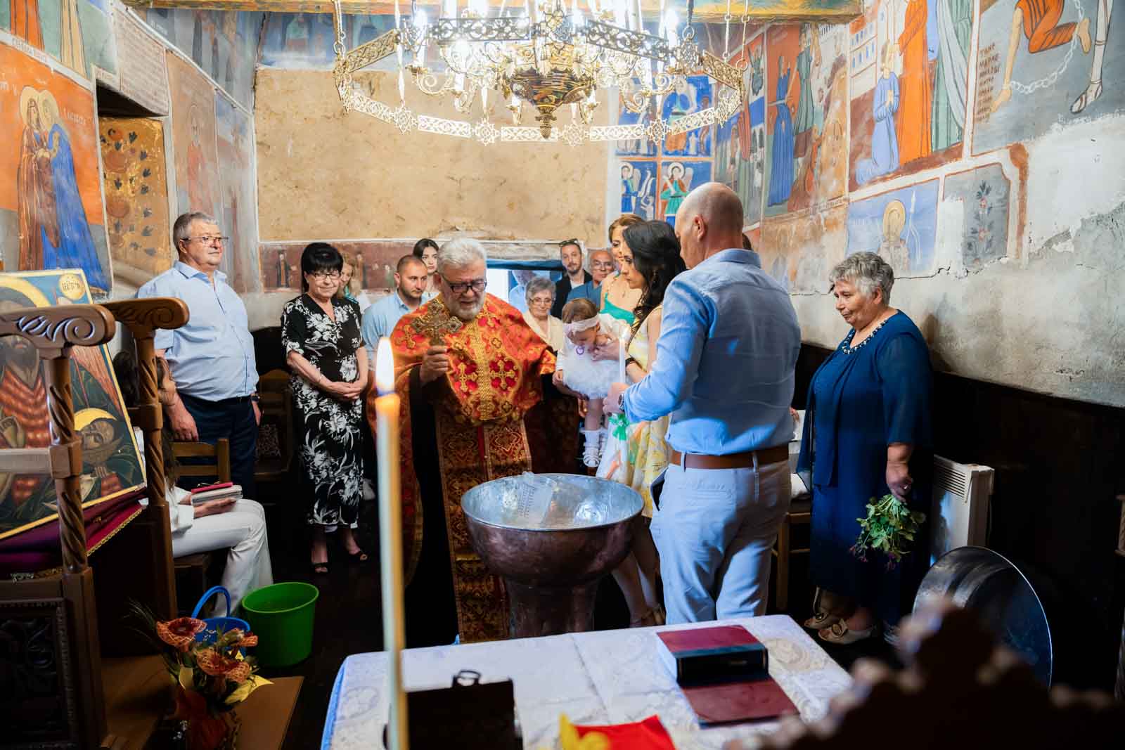 Фотограф за кръщене - Баланс и хармония в един кадър