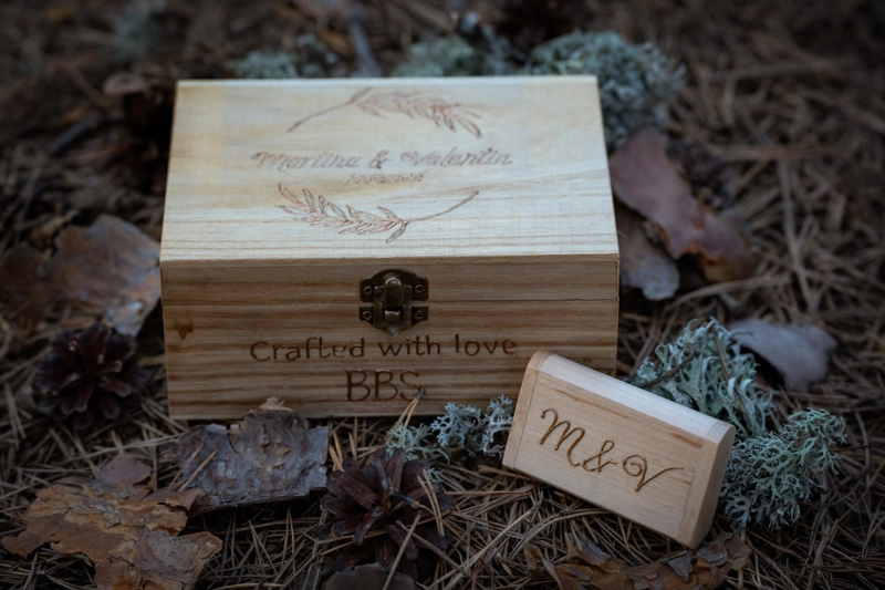 Сватбена кутия и флашка Сватбена кутия и флашка - Бето Бахов