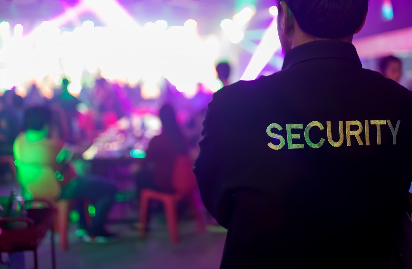 75131347882587-security-guard-asians-nightclub-min.jpg