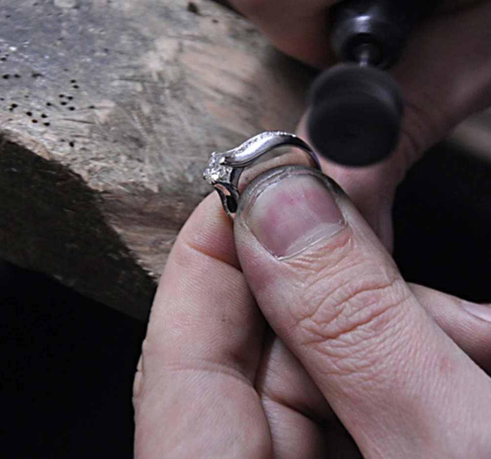 поправка на бижута София