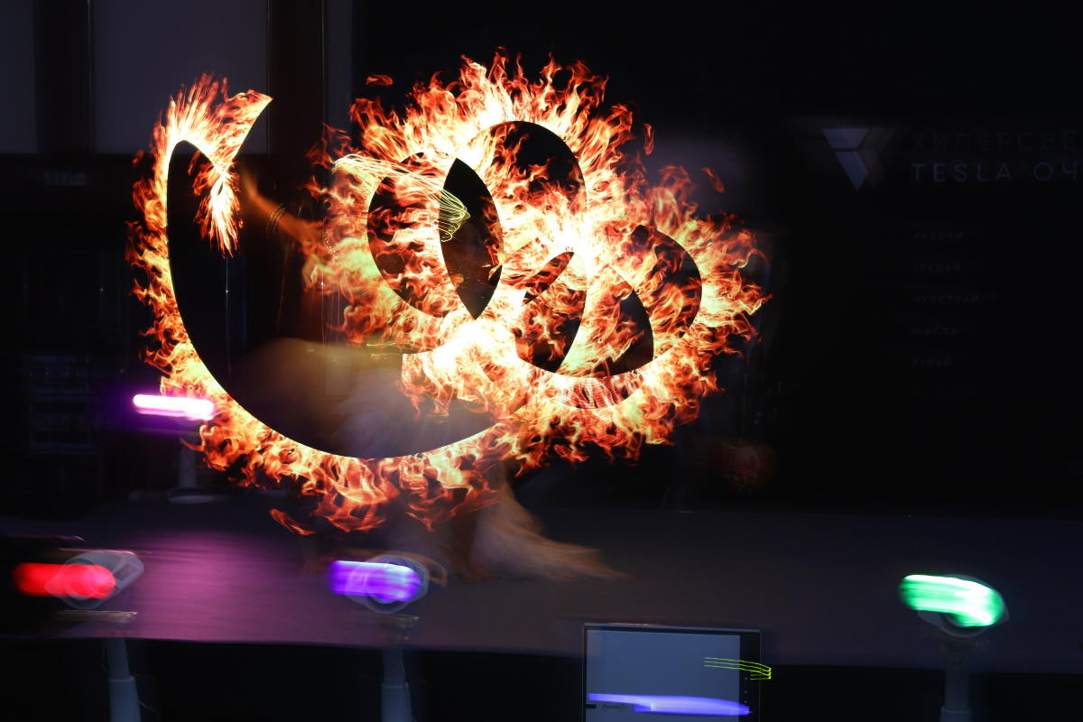662-svetlinno-show-s-logo.jpg