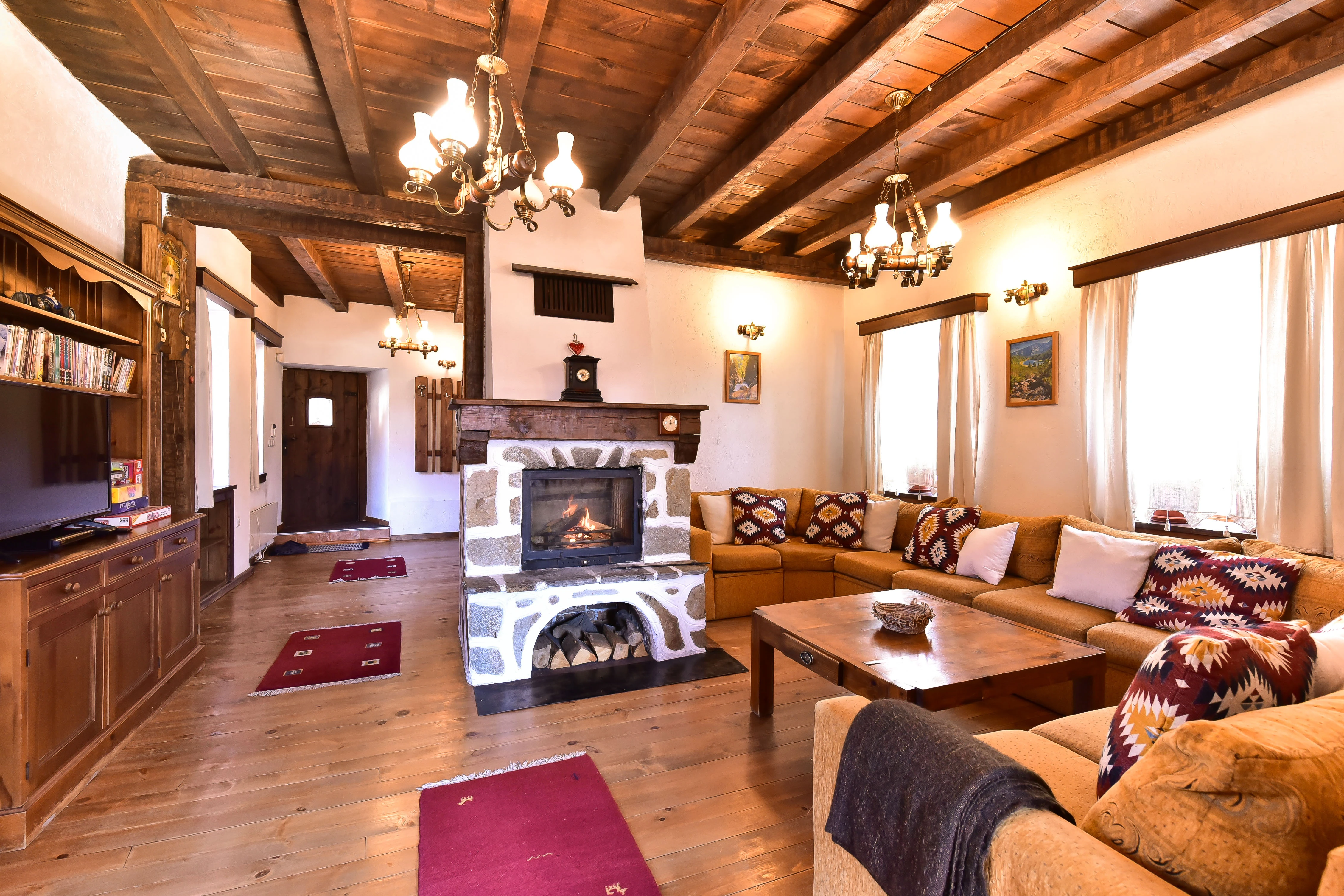 611-chalet-sophia-1-17001720297469.jpg