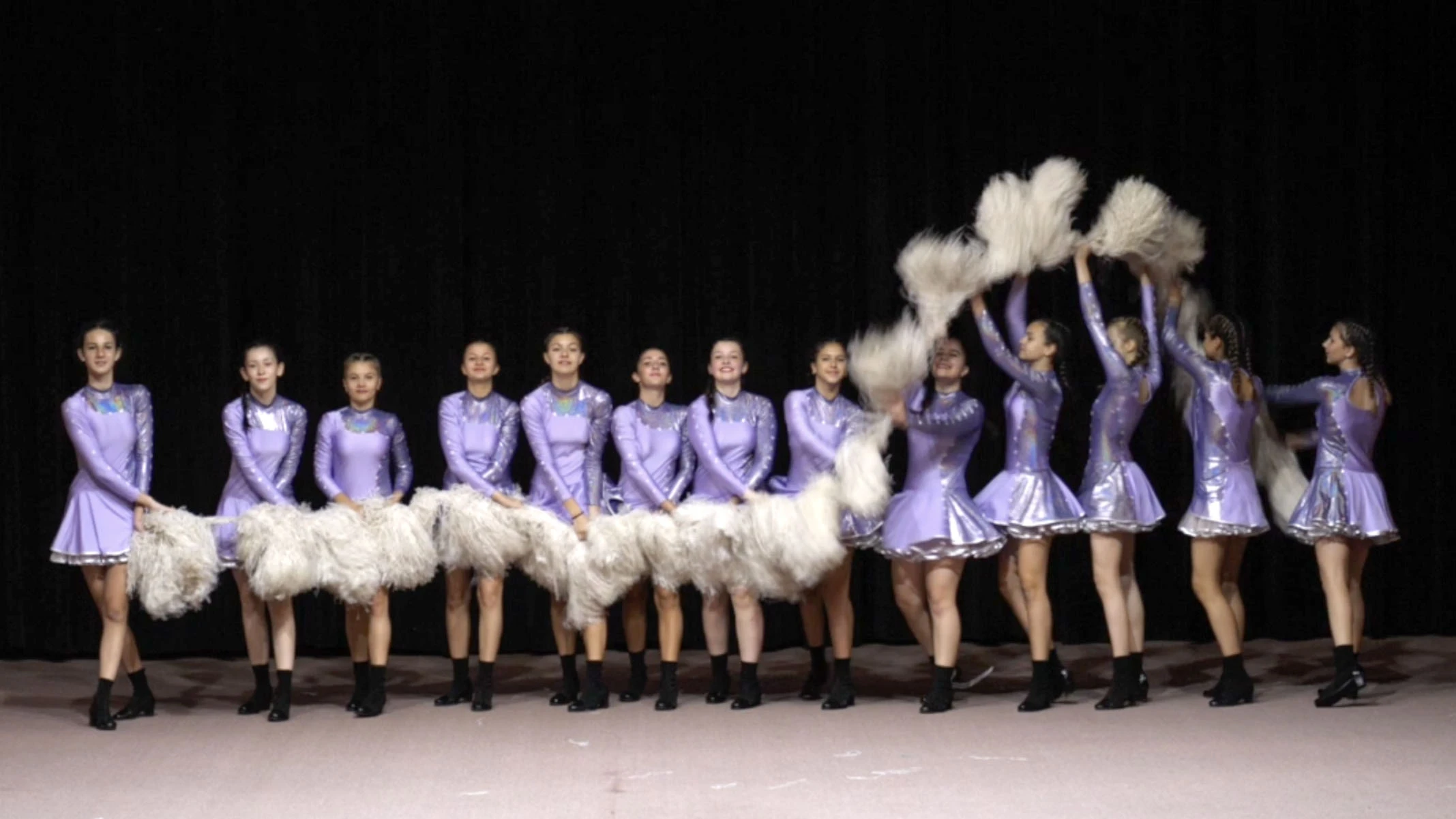 83-cheerleaders-6-17061121408804.jpg