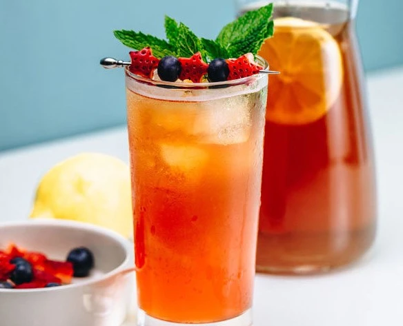 136584473395-bourbon-strawberry-iced-tea-600-480-hub.jpg
