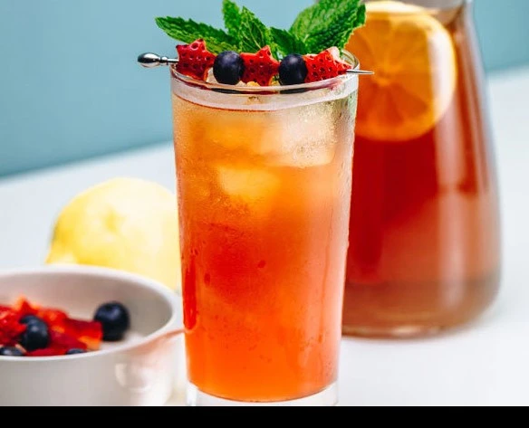 631584473395-bourbon-strawberry-iced-tea-600-480-hub.jpg