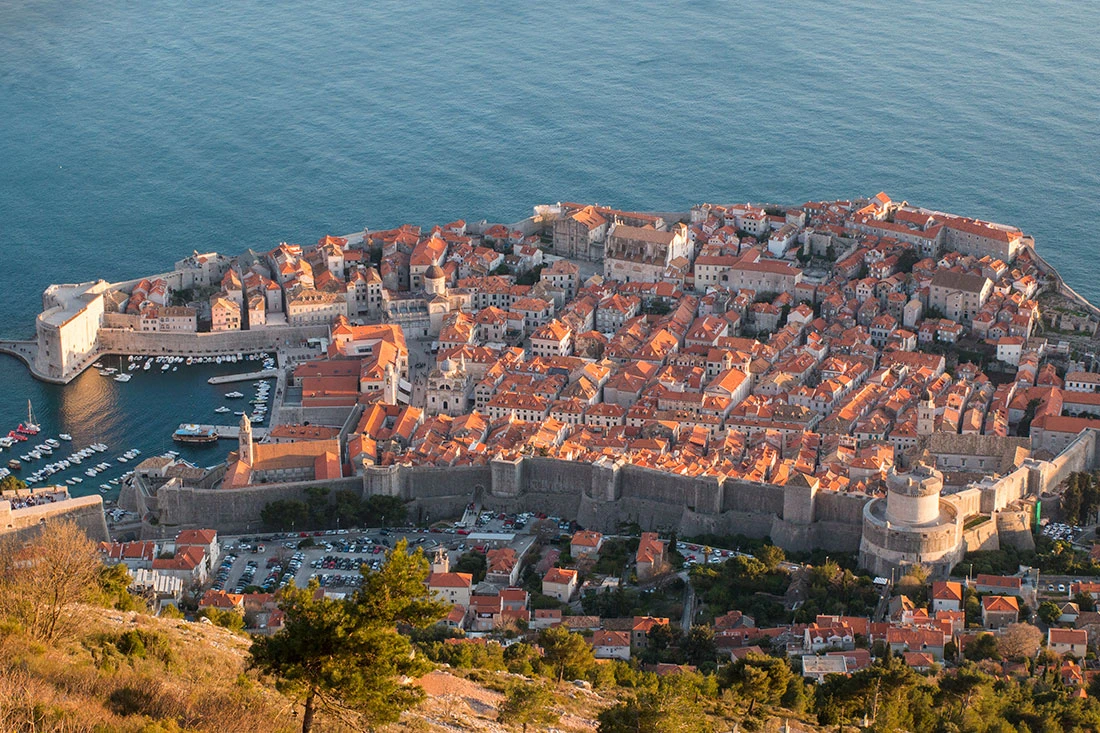 1939-dubrovniks-city-walls-17417049448308.jpg