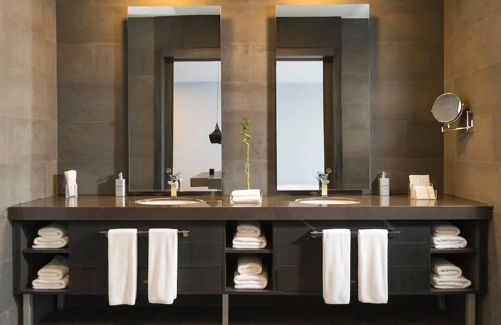 Малка баня - няколко полезни идеи за съхранение