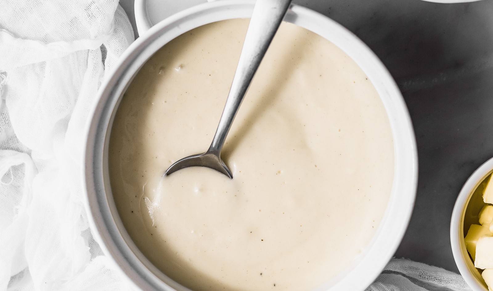 07271600945916-bechamel-sauce-3.jpg
