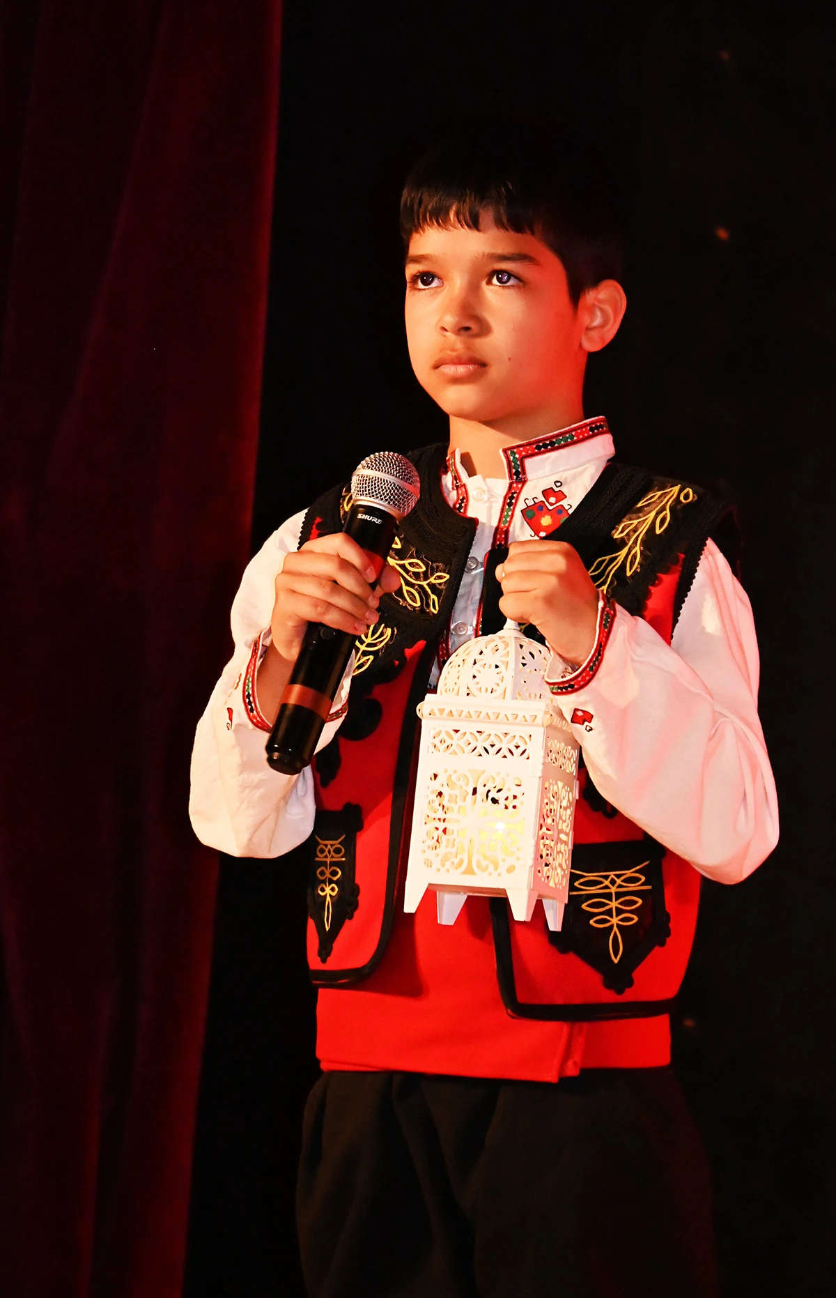 С тържествения годишен концерт "Пролетта на мечтите "  на ЦПЛР бяха отбелязани и 150 години от Априлско въстание.