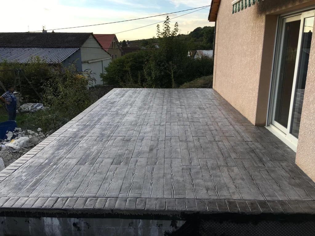 Щампован бетон тип дъска - на веранда - цени 