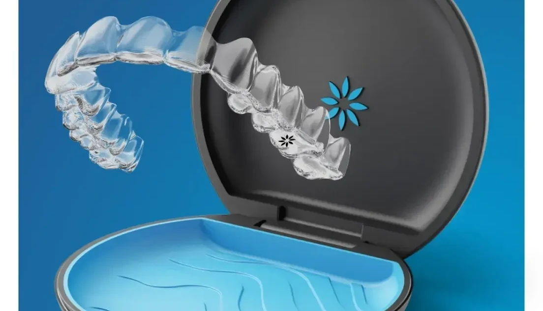 02351104633308-photo-innovation-aligners-and-black-open-case-17641627118684.png