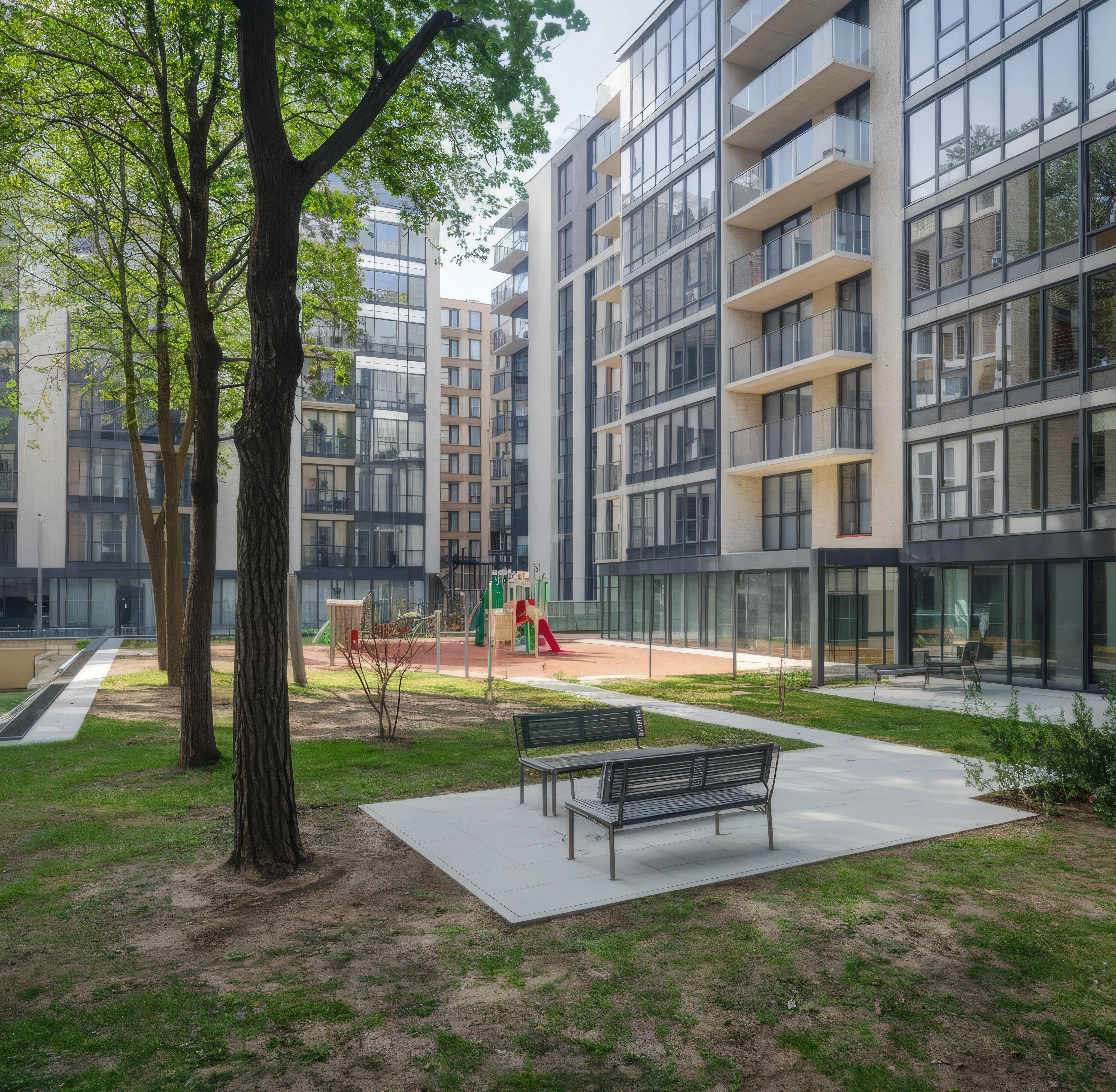 Озеленен вътрешен двор с детска площадка, пейки и уют – поддържана и приветлива среда за етажната собственост от професионален домоуправител DJ на domoupravitel.site.