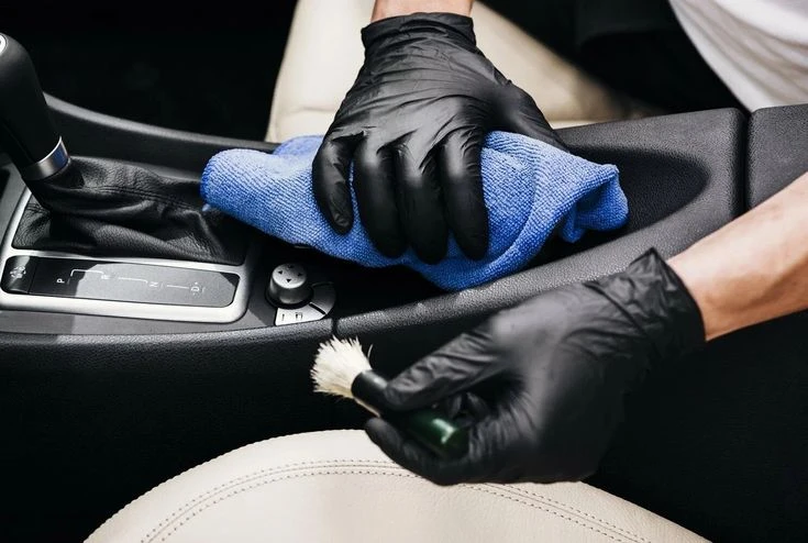 r35-top-5-mistakes-people-make-with-auto-cleaning-and-detailing-17531034861794.jpg