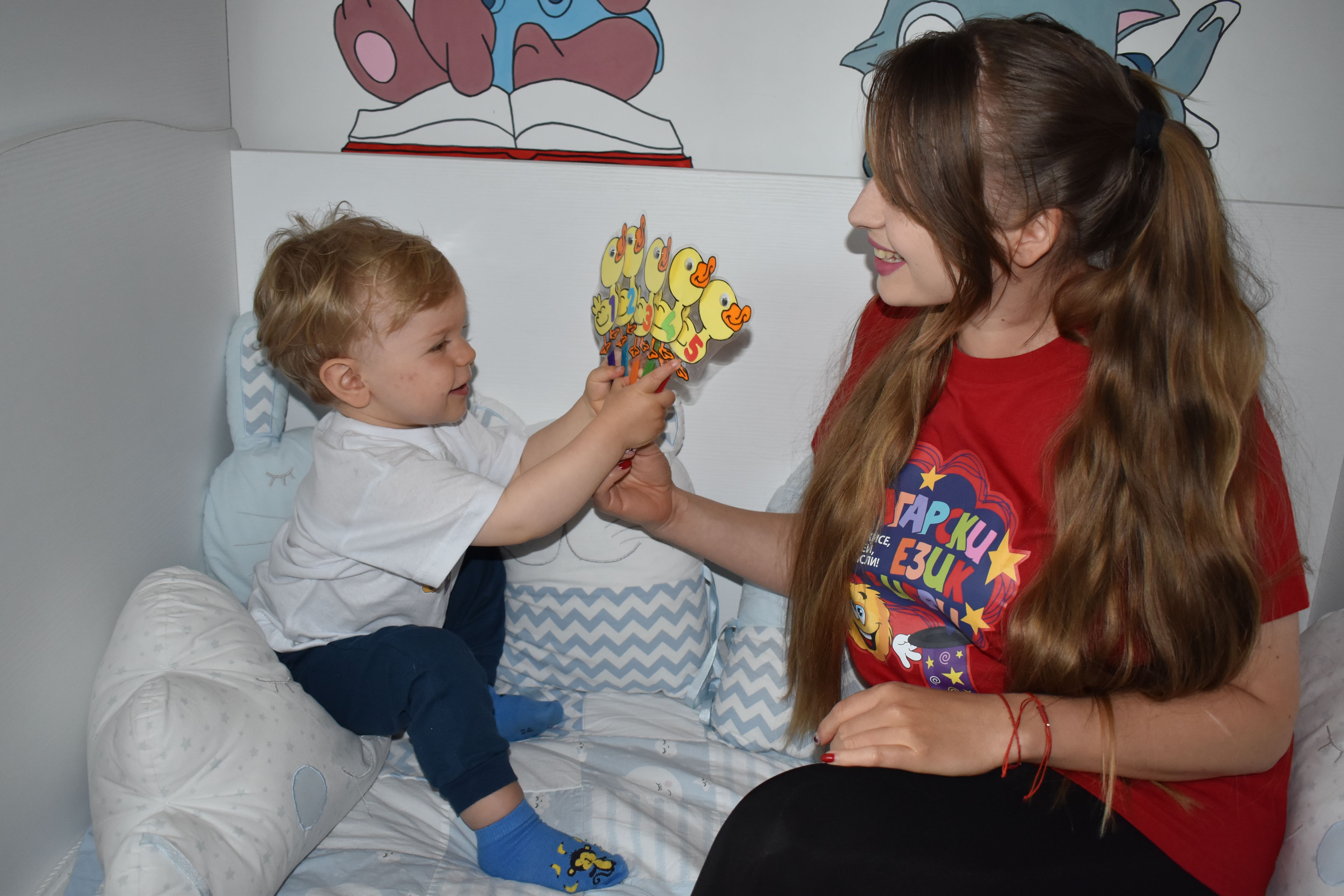 Детски песни с хартиени кукли  (за учители и пеещи родители)