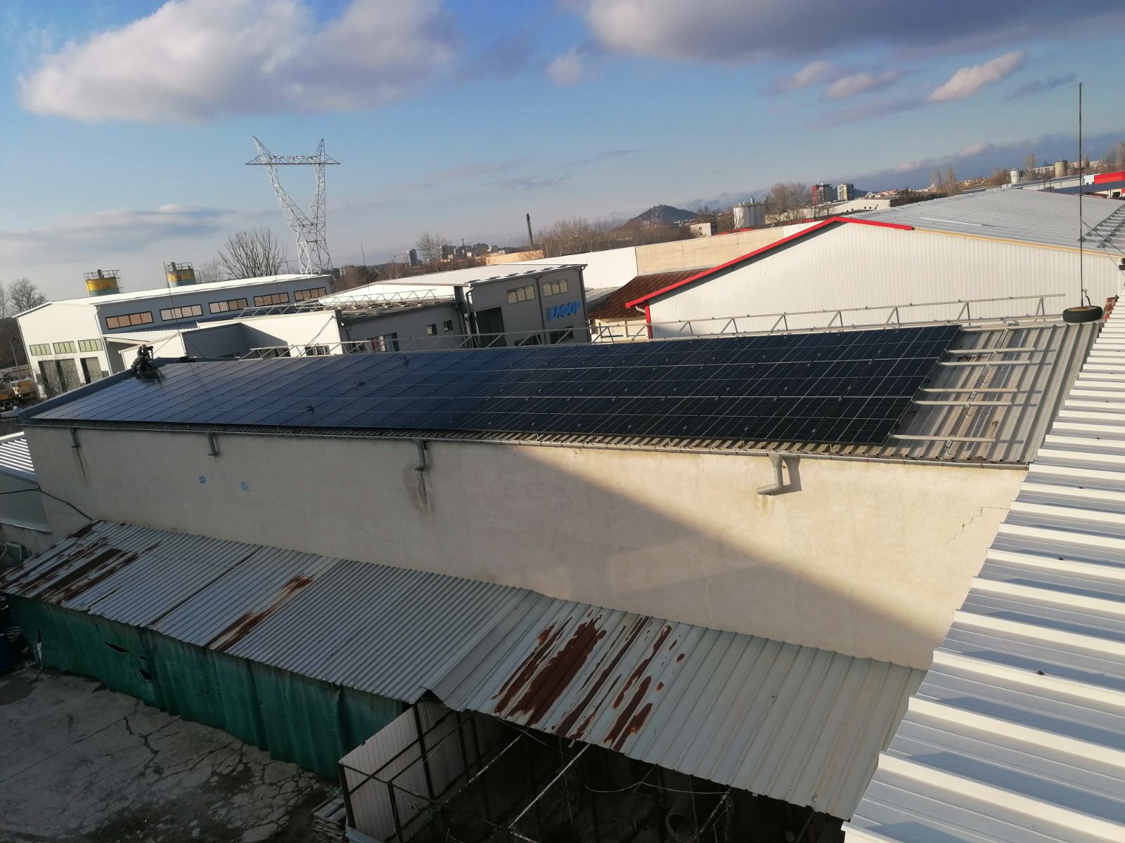 Construction of a solar system with installed capacity of 200kW