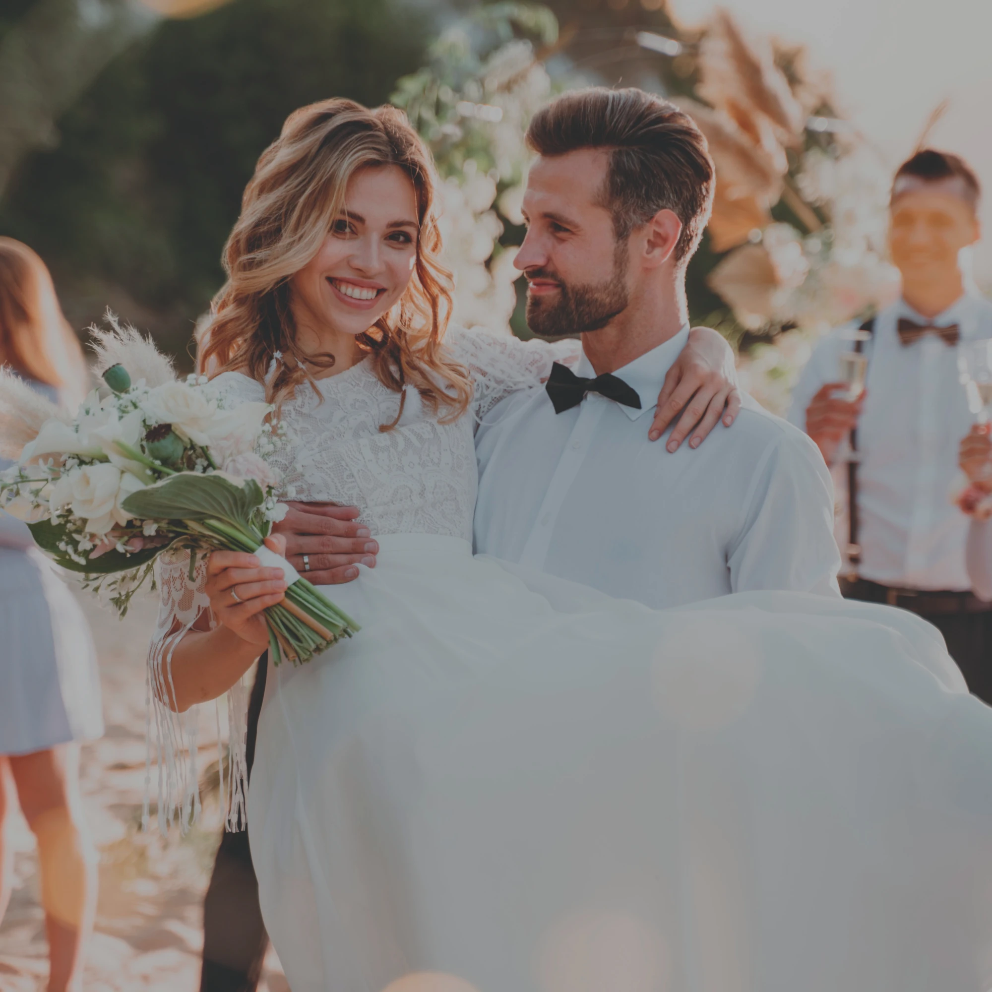 Младоженци