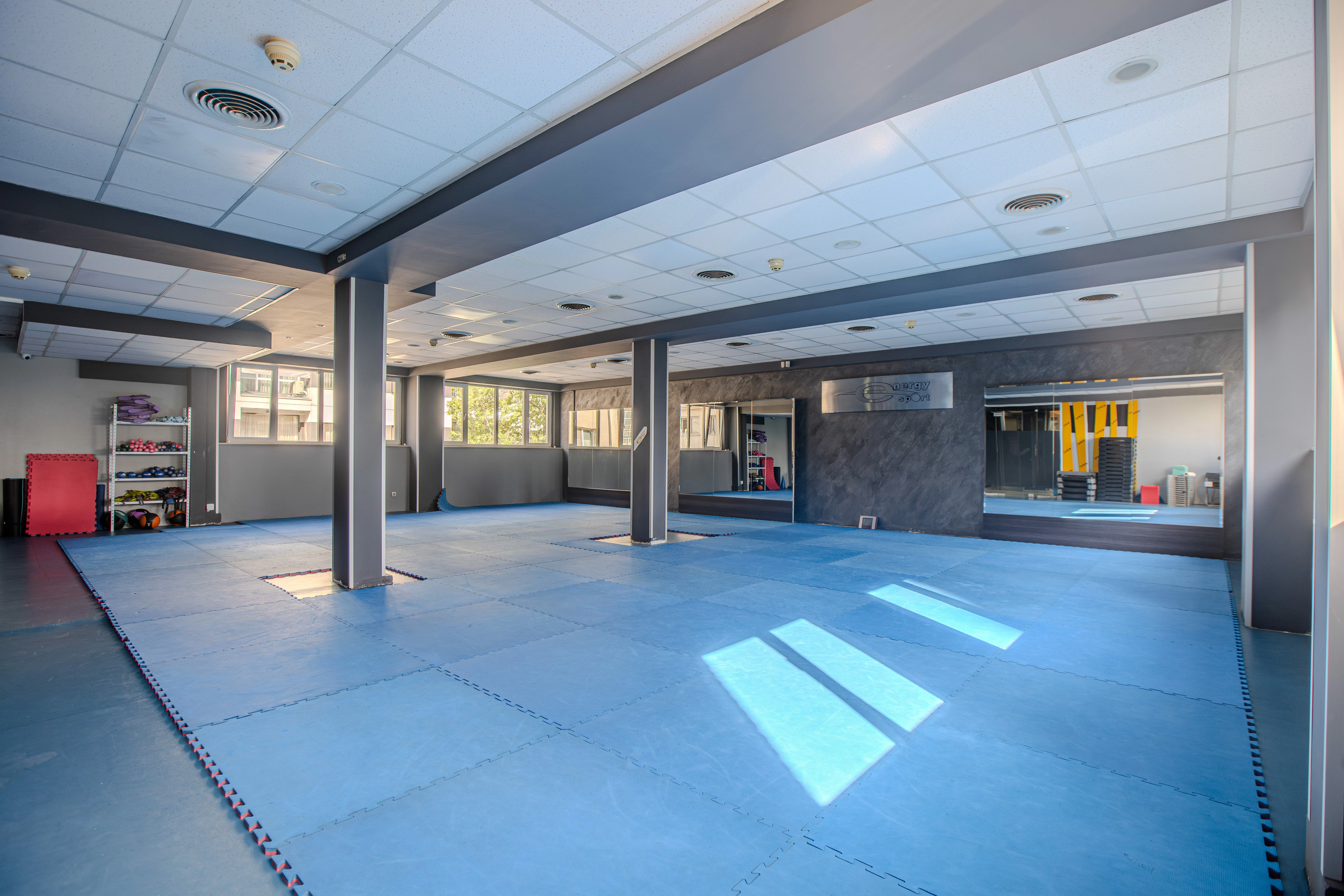 140-energyfitnessbanishora0008-17183618414634.jpg