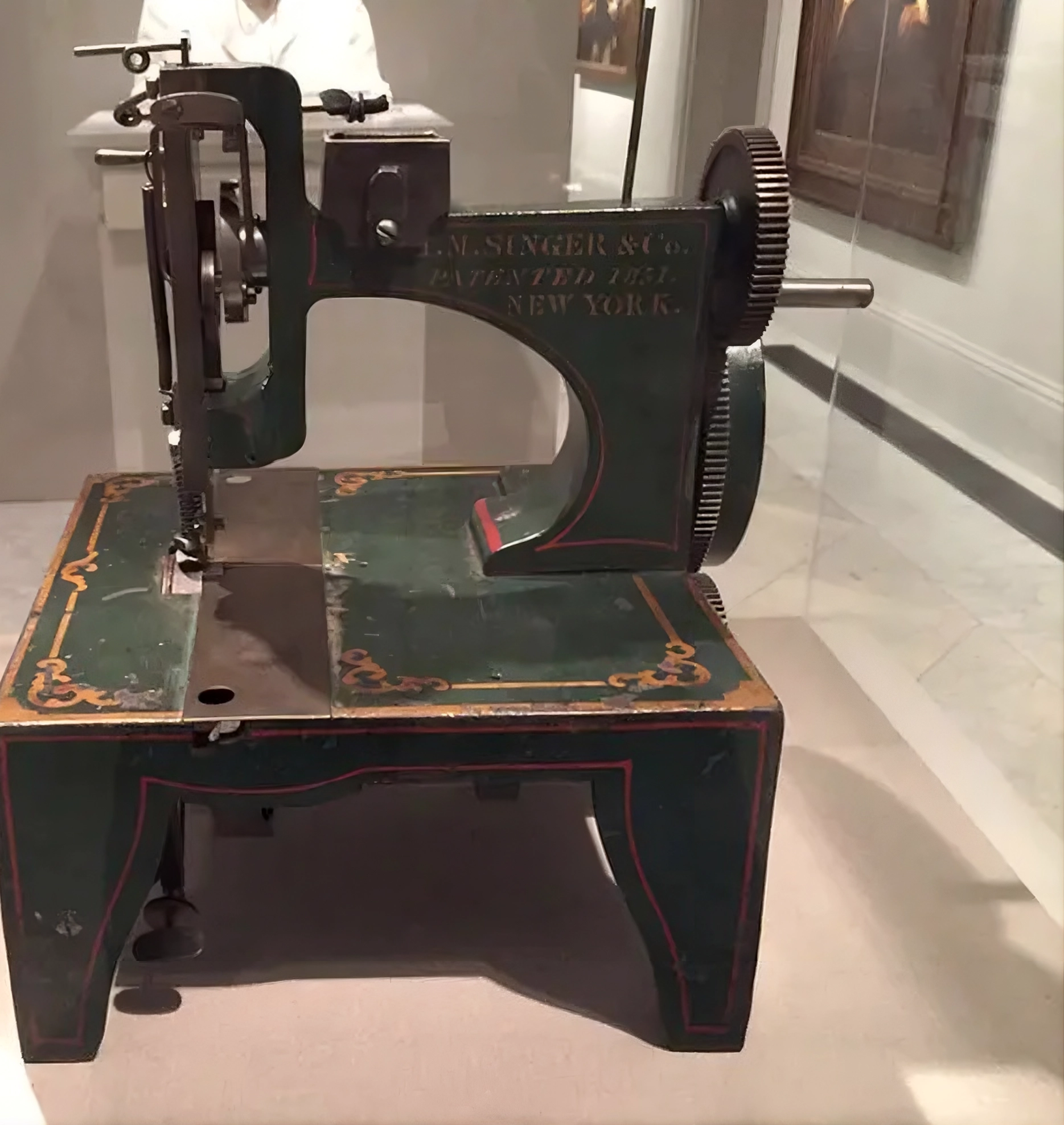 r4-isaac-singers-sewing-machine-patent-model-smithsonian-institution-17780095373384.png