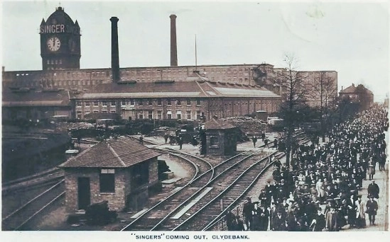 People_leaving_Singer_Sewing_Machine_Factory_Clydebank