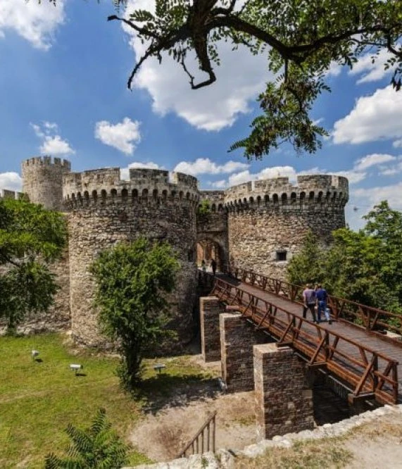21405716661629-belgrade-fortress-e1526692784520-17771795676025.jpg