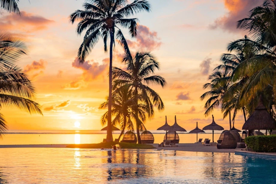 2959-thumb920x616mauritius-emerald-01-17917251479041.jpg