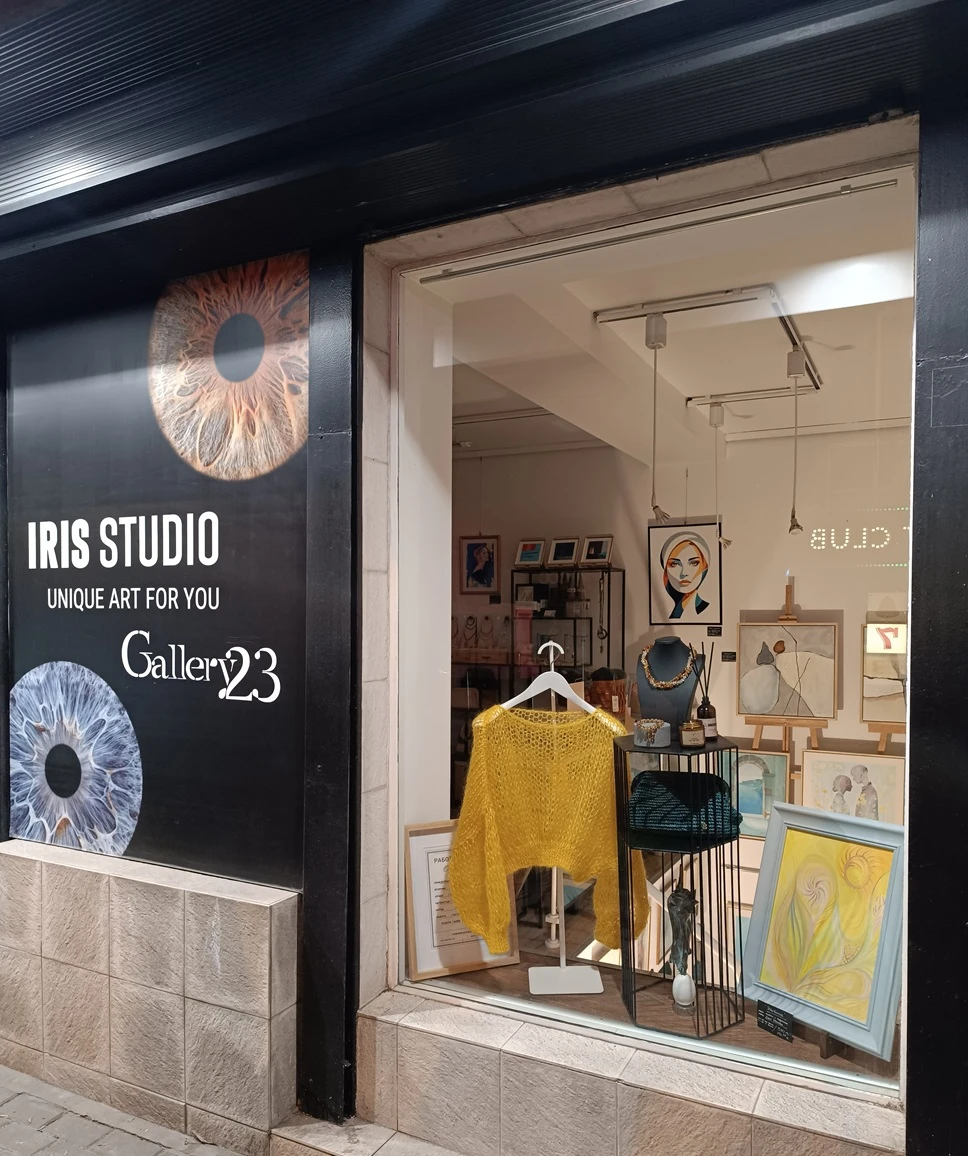 009681156806-art-magazin-i-galeriya-varna-gallery23-17766702895505.jpg