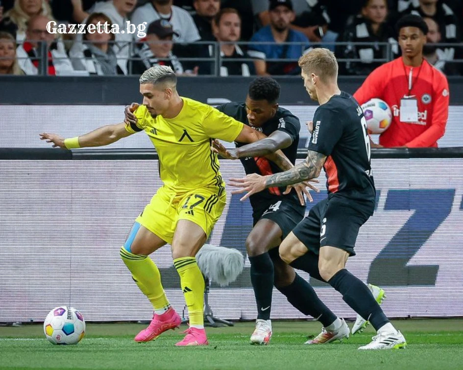 Айнтрахт победи с 2:0 Левски и го отстрани от Лига на Конференциите