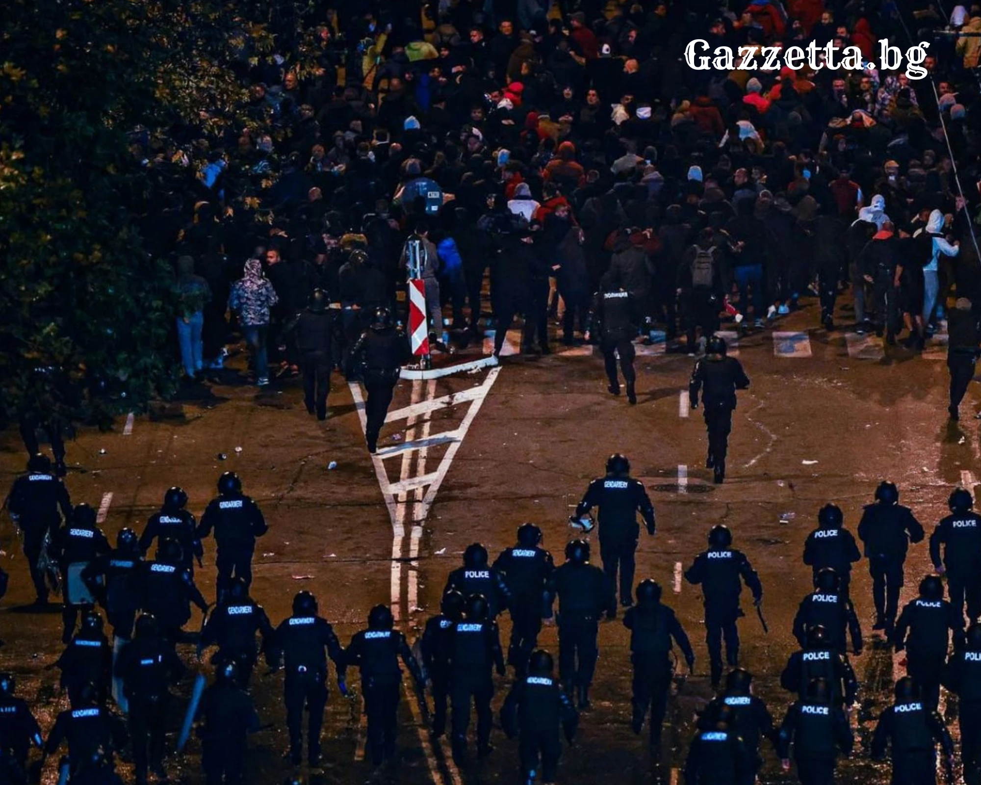 Задържаният за палежа на полицейския бус на протеста срещу БФС е невинен