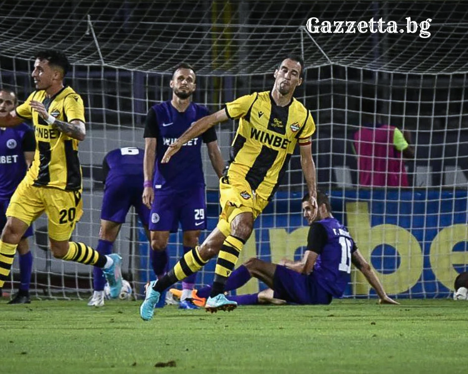 Ботев Пловдив с първа победа след късна драма срещу Етър