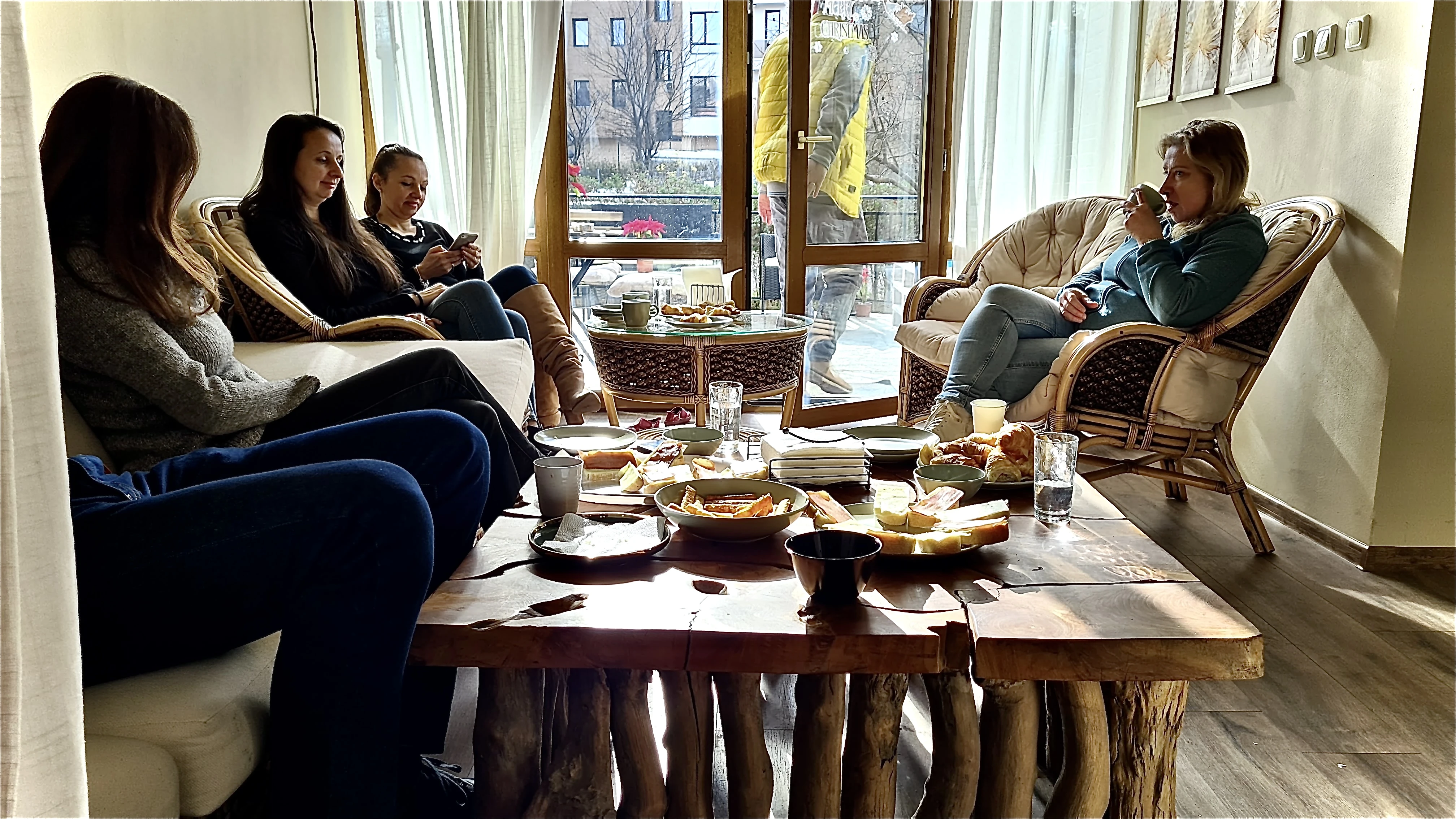 Здравейте, приятели, хайде да се видим! Но къде?