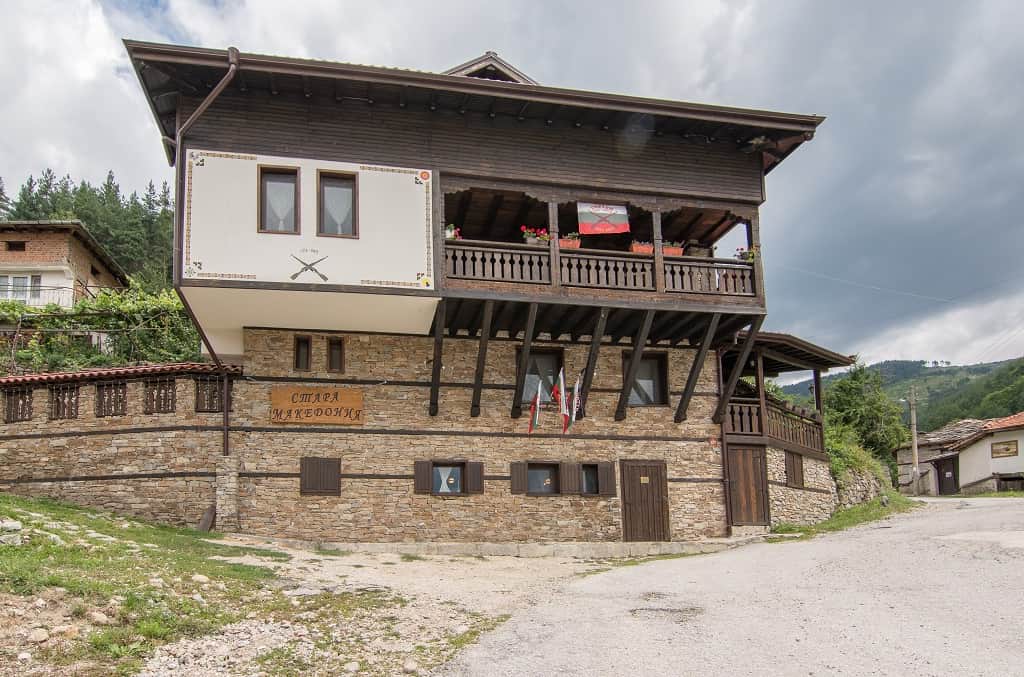 r1-къща-стара-македония-фон-за-карта.jpg