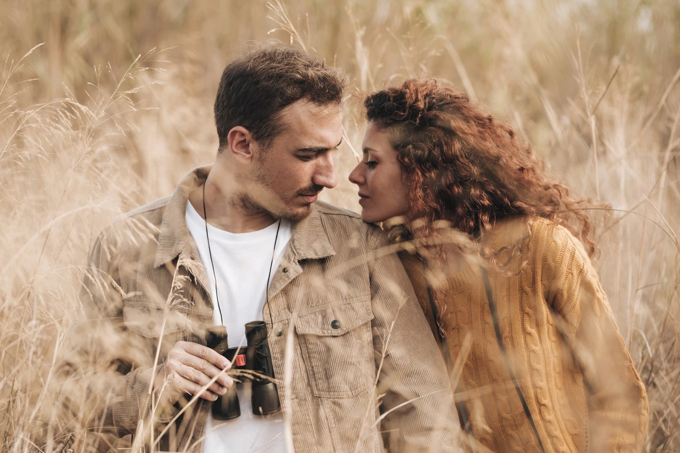 296-front-view-couple-standing-wheat-fieldresize-17060149518736.jpg