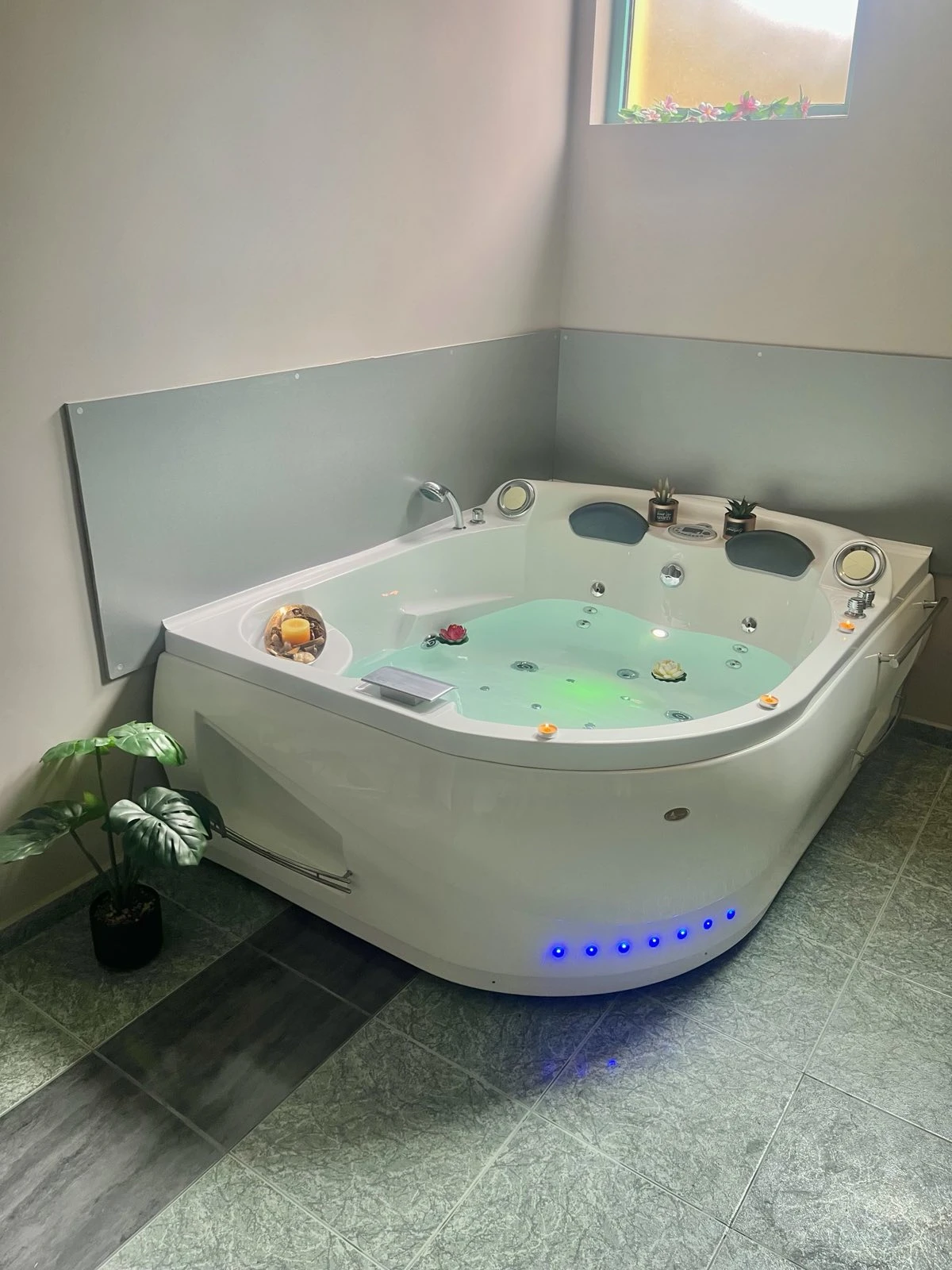 125-джакузи-2-17651761577621.jpg