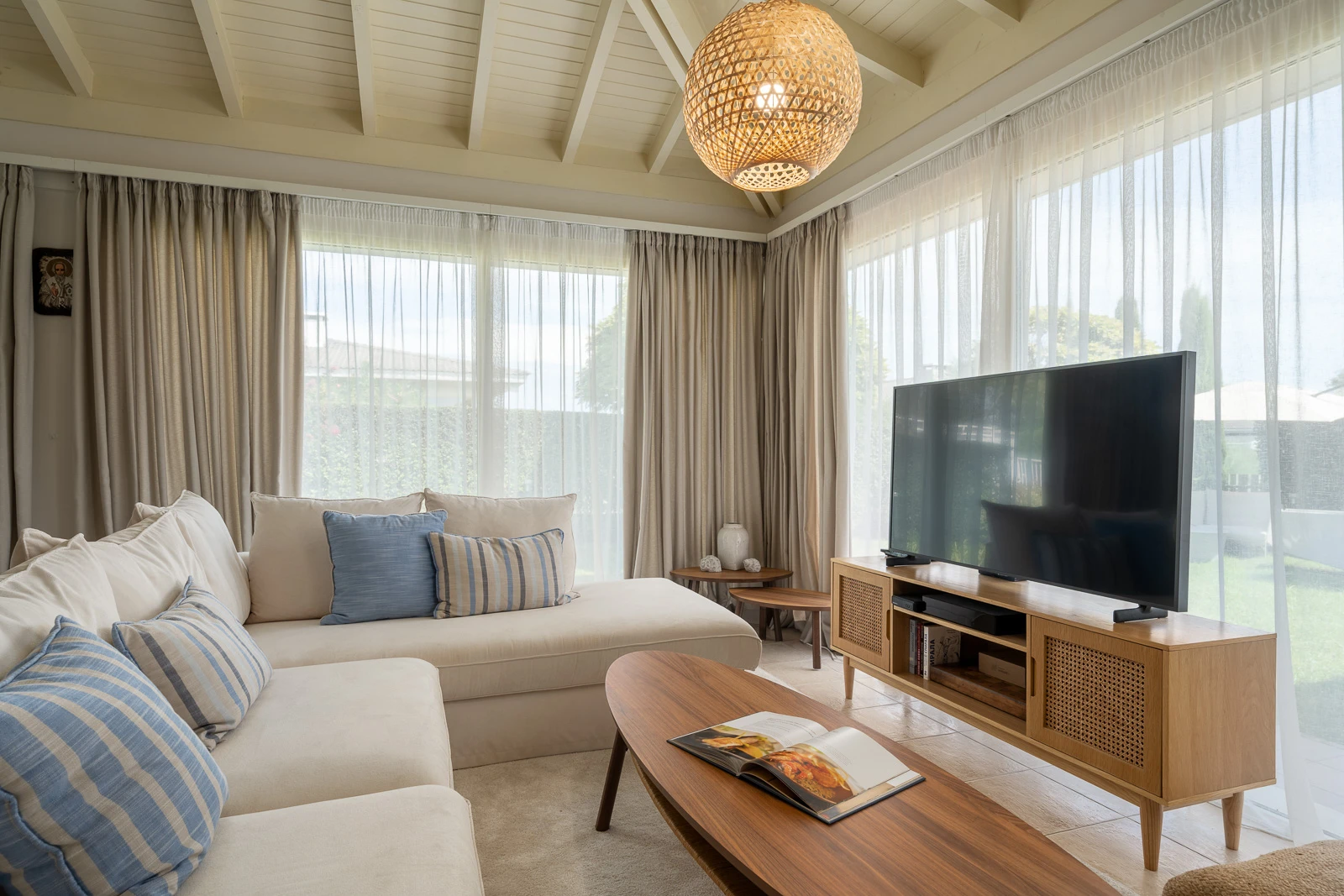 THE WHITE SEA HOUSE 356-seahouseinteriorweb-4-173952656344.jpg