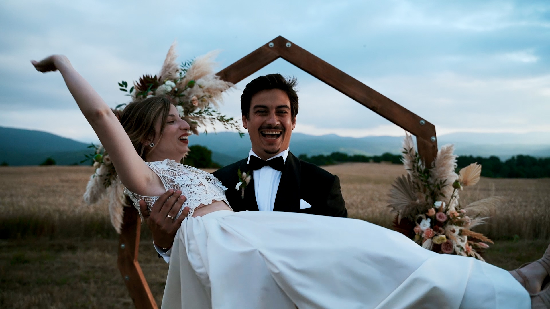 383-сватба-в-балканъ-скалайджии-бохо-сватба-сватбено-видео-сватбен-видеограф-св.jpg