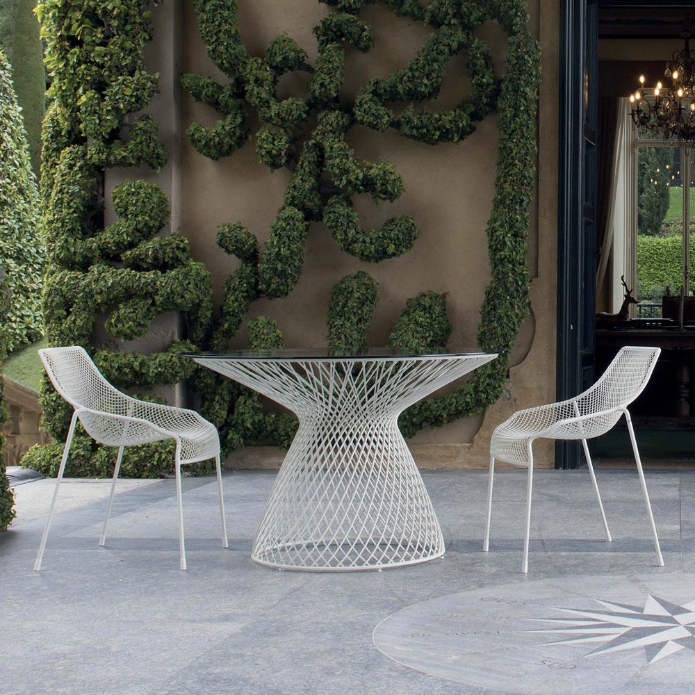 2018-heaven-t-metal-table-in-white-colour-matched-with-heaven-chairs.jpg