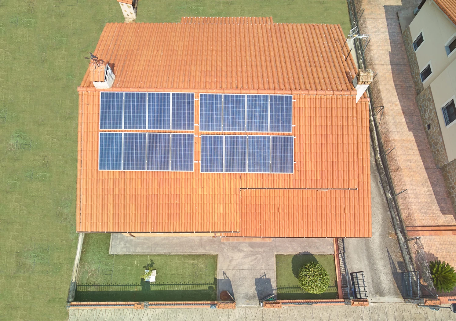 Фотоволтаична система с мощност 6 kW и съхранение на енергия: достъпна цена и препоръчана батерия